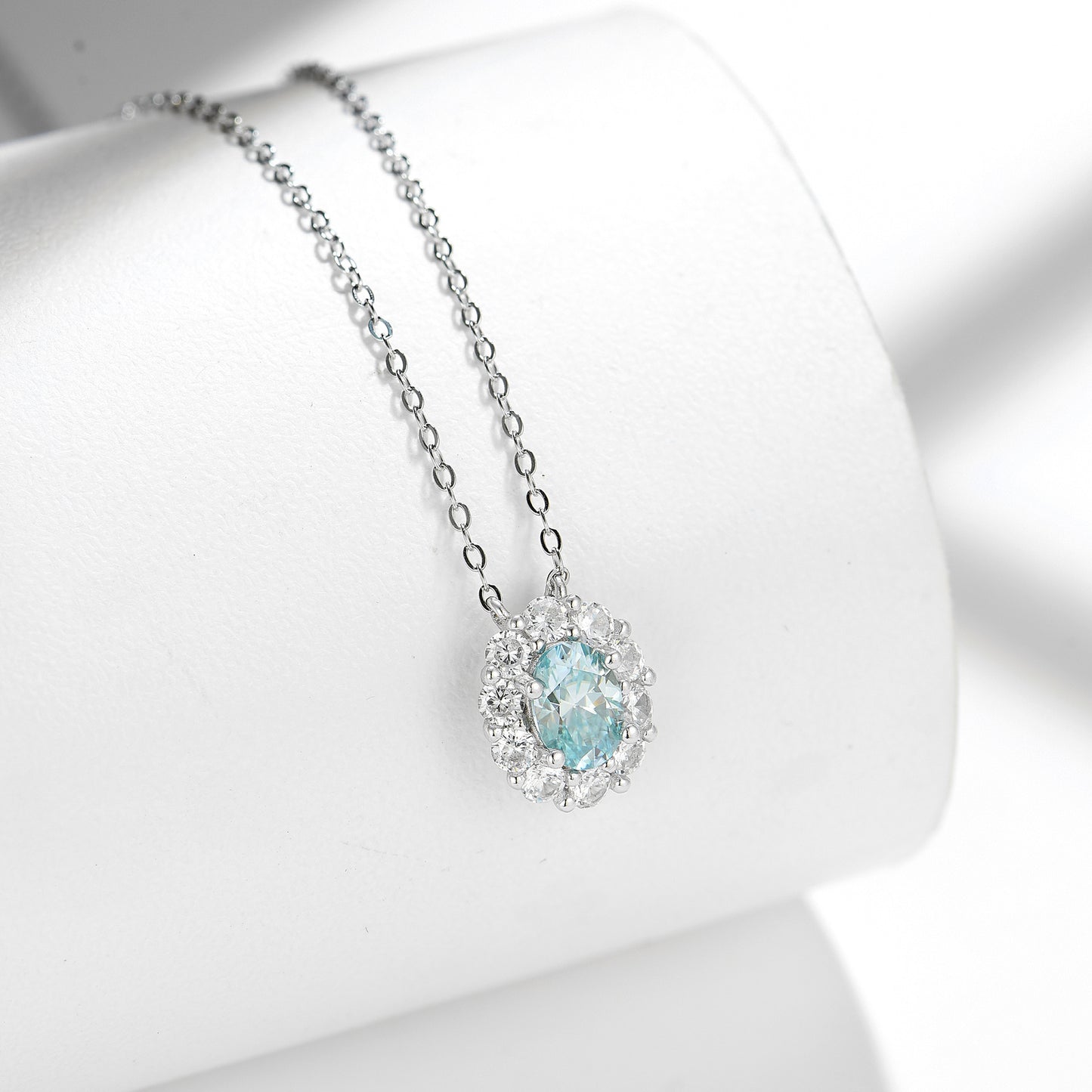 Oval cut moissanite pendant